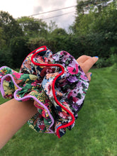 Load image into Gallery viewer, FLOWER MARKET SCRUNCHIES