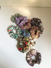 Load image into Gallery viewer, GARDEN FLOWERS SCRUNCHIES