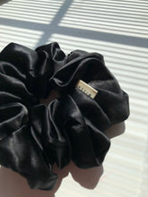 Load image into Gallery viewer, PURE SILK OVERSIZED SCRUNCHIES