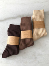 Load image into Gallery viewer, RIBBED COTTON HIGH SOCKS - neutral