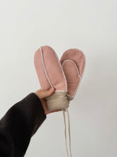 Load image into Gallery viewer, 2025 KIDS SHEARLING MITTENS