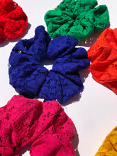 Load image into Gallery viewer, LACE SCRUNCHIES - fruits market