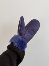 Load image into Gallery viewer, 2025 SHEARLING MITTENS - white stitch