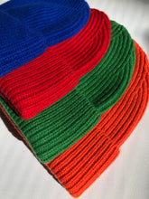 Load image into Gallery viewer, MERINO WOOL EVERYDAY BEANIES - crystal bright