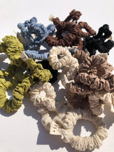 Load image into Gallery viewer, COTTON POPLIN BOW SCRUNCHIES