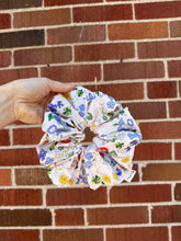 Load image into Gallery viewer, FLORENCE SCRUNCHIES
