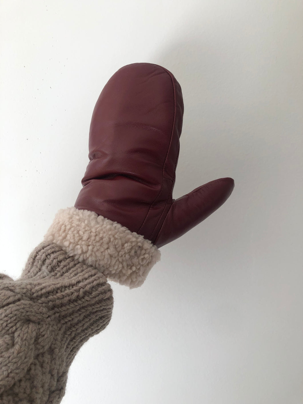 LEATHER SHEARLING MITTENS