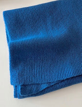 Load image into Gallery viewer, MERINO WOOL SCARF