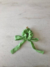 Load image into Gallery viewer, PURE LINEN SCRUNCHIES - apple green