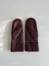 Load image into Gallery viewer, 2025 SHEARLING MITTENS - white stitch