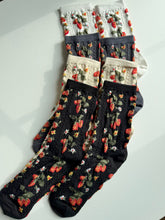 Load image into Gallery viewer, STRAWBERRIES SOCKS