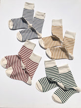 Load image into Gallery viewer, COLOR STRIPE SOCKS