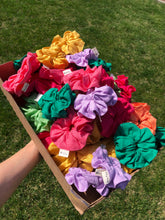 Load image into Gallery viewer, PURE LINEN SCRUNCHIES - bright