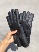 Load image into Gallery viewer, SHEARLING GLOVE