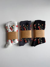 Load image into Gallery viewer, STRAWBERRIES SOCKS