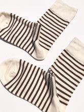 Load image into Gallery viewer, COLOR STRIPE SOCKS