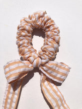 Load image into Gallery viewer, STRIPE BOW SCRUNCHIES