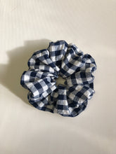 Load image into Gallery viewer, GINGHAM SCRUNCHIES  - neutral