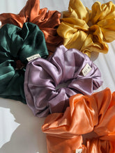 Load image into Gallery viewer, PURE SILK SCRUNCHIES - heritage