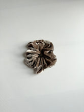 Load image into Gallery viewer, 2025 VELVET SCRUNCHIES - neutral