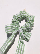 Load image into Gallery viewer, STRIPE BOW SCRUNCHIES