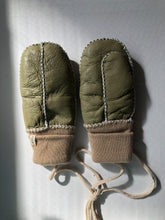 Load image into Gallery viewer, KIDS SHEARING MITTENS