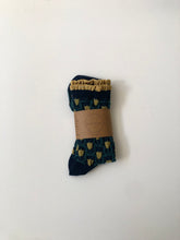 Load image into Gallery viewer, TULIPS HOLIDAY SOCKS
