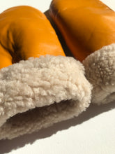 Load image into Gallery viewer, LEATHER SHEARLING MITTENS