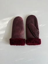 Load image into Gallery viewer, 2025 SHEARLING MITTENS - white stitch