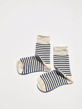 Load image into Gallery viewer, COLOR STRIPE SOCKS