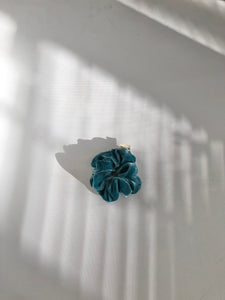 SILK VELVET SCRUNCHIES - crystal bright