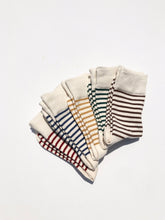 Load image into Gallery viewer, COLOR STRIPE SOCKS