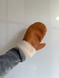 PUFFY SHEARLING MITTENS