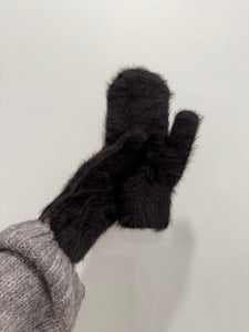 FLUFFY ANGORA MITTENS - neutral