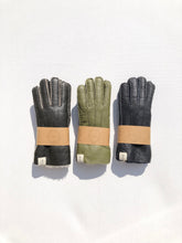 Load image into Gallery viewer, SHEARLING GLOVE