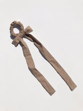 Load image into Gallery viewer, COTTON POPLIN BOW SCRUNCHIES