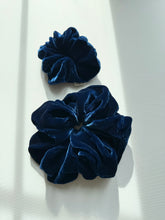 Load image into Gallery viewer, 2025 SILK VELVET SCRUNCHIES