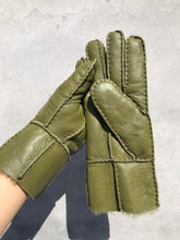 Load image into Gallery viewer, SHEARLING GLOVE