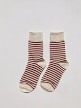 Load image into Gallery viewer, COLOR STRIPE SOCKS