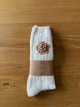 Load image into Gallery viewer, CROCHET COOKIE FLOWERS SOCKS