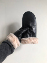 Load image into Gallery viewer, LEATHER SHEARLING MITTENS