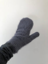 Load image into Gallery viewer, FLUFFY ANGORA MITTENS - neutral