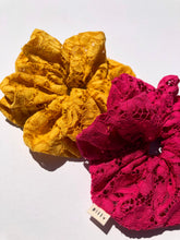 Load image into Gallery viewer, LACE SCRUNCHIES - fruits market