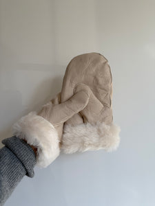 PUFFY SHEARLING MITTENS