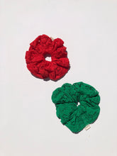 Load image into Gallery viewer, LACE SCRUNCHIES - fruits market