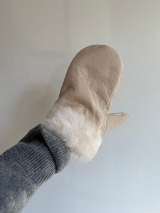 PUFFY SHEARLING MITTENS