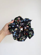 Load image into Gallery viewer, FLORENCE SCRUNCHIES