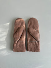 Load image into Gallery viewer, 2025 SHEARLING MITTENS - white stitch