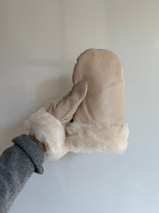 PUFFY SHEARLING MITTENS