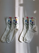 Load image into Gallery viewer, PACK OF TWO TULIPS BOUQUET SOCKS